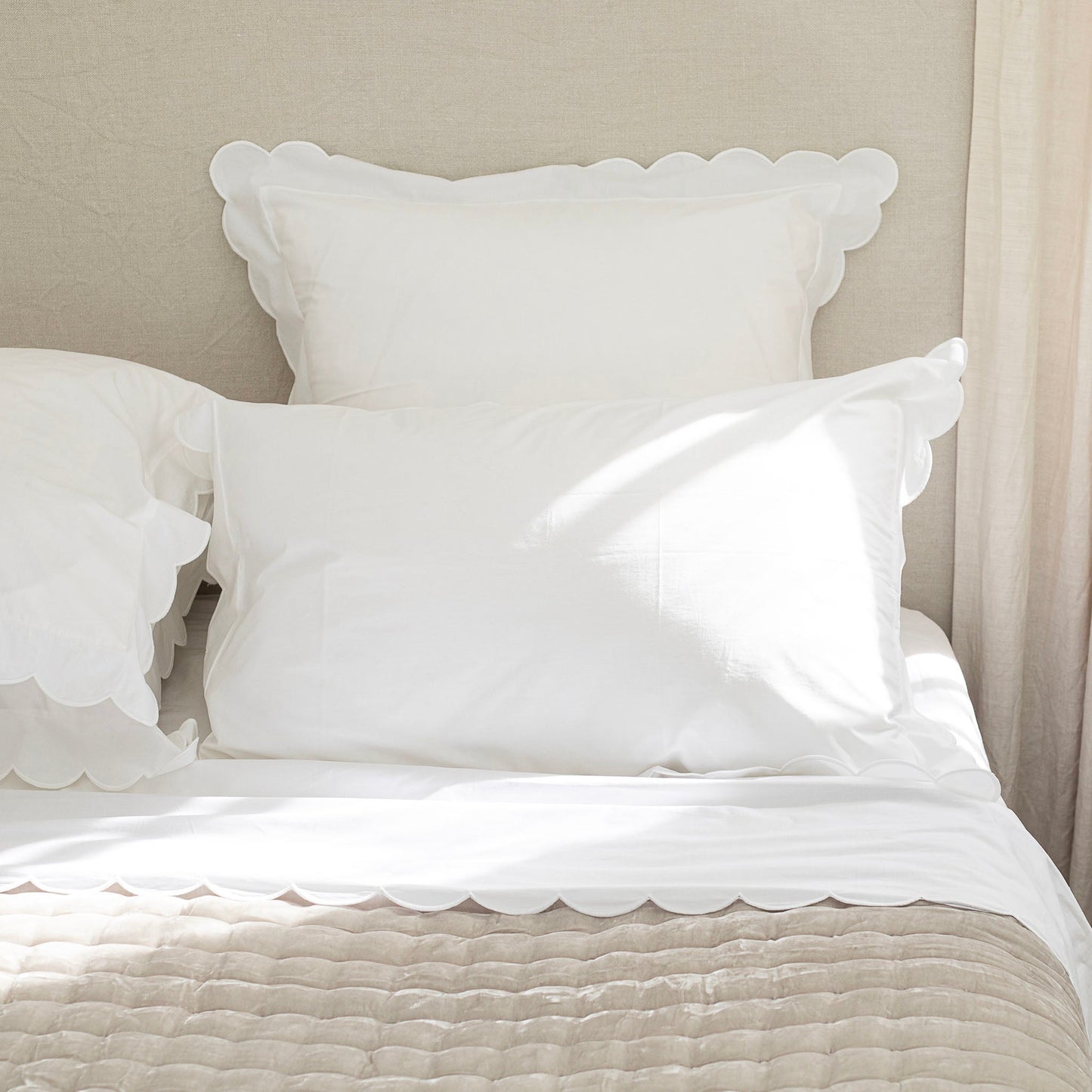 White Scalloped Edge 400TC Cotton Sheet Sets
