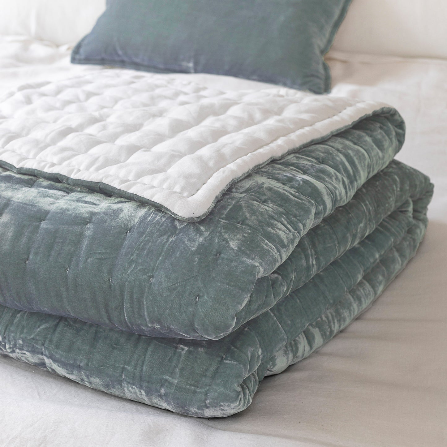 Allure Seamist Silk Velvet Quilt
