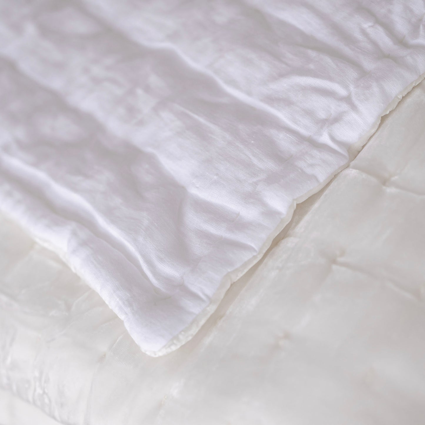 Tempt Antique White Silk Velvet Throw