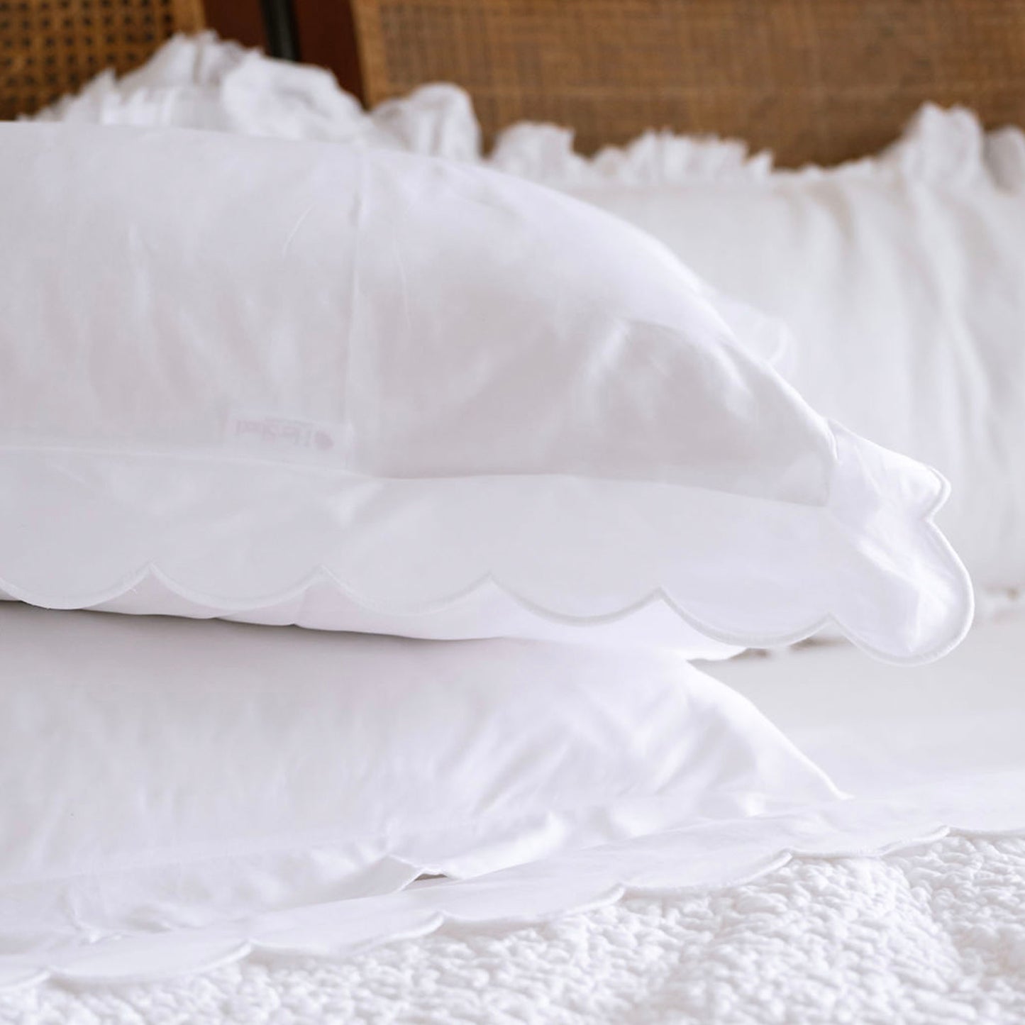 White Scalloped Edge 400TC Cotton Sheet Sets