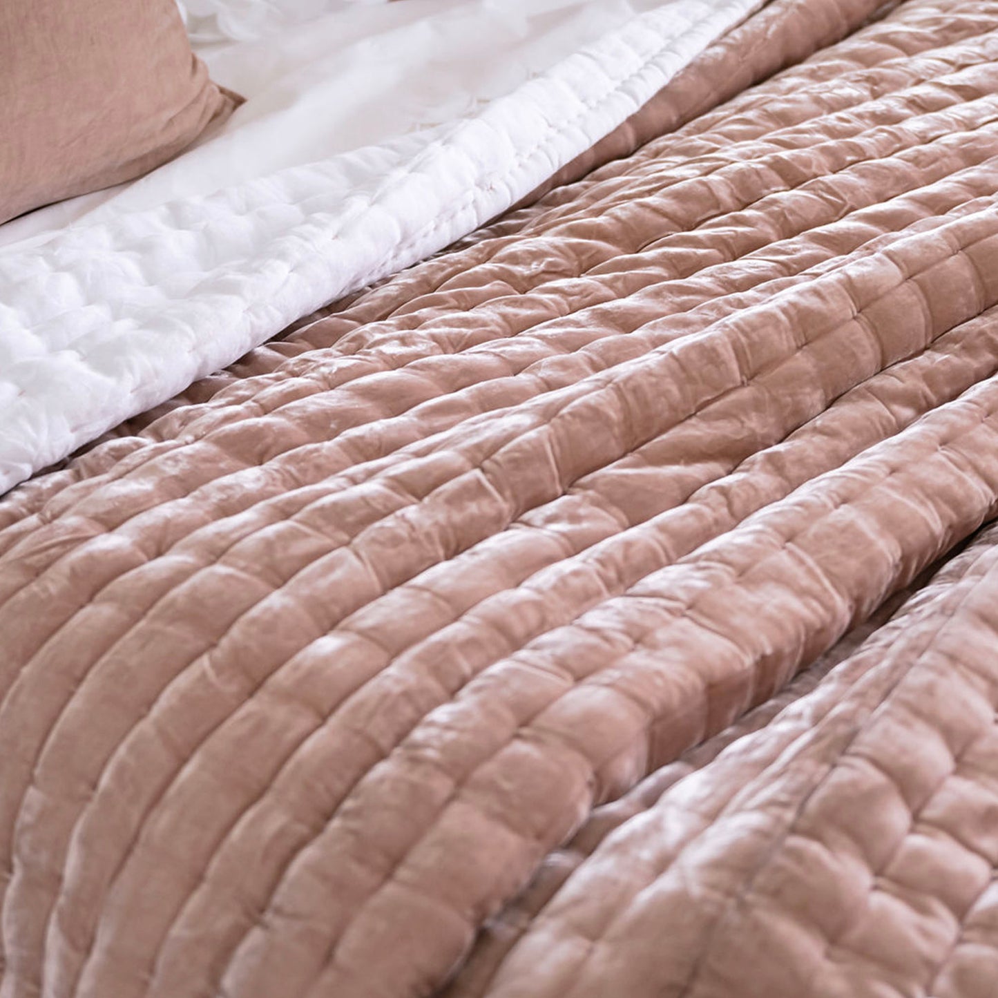 Allure Dusty Pink Silk Velvet Quilt