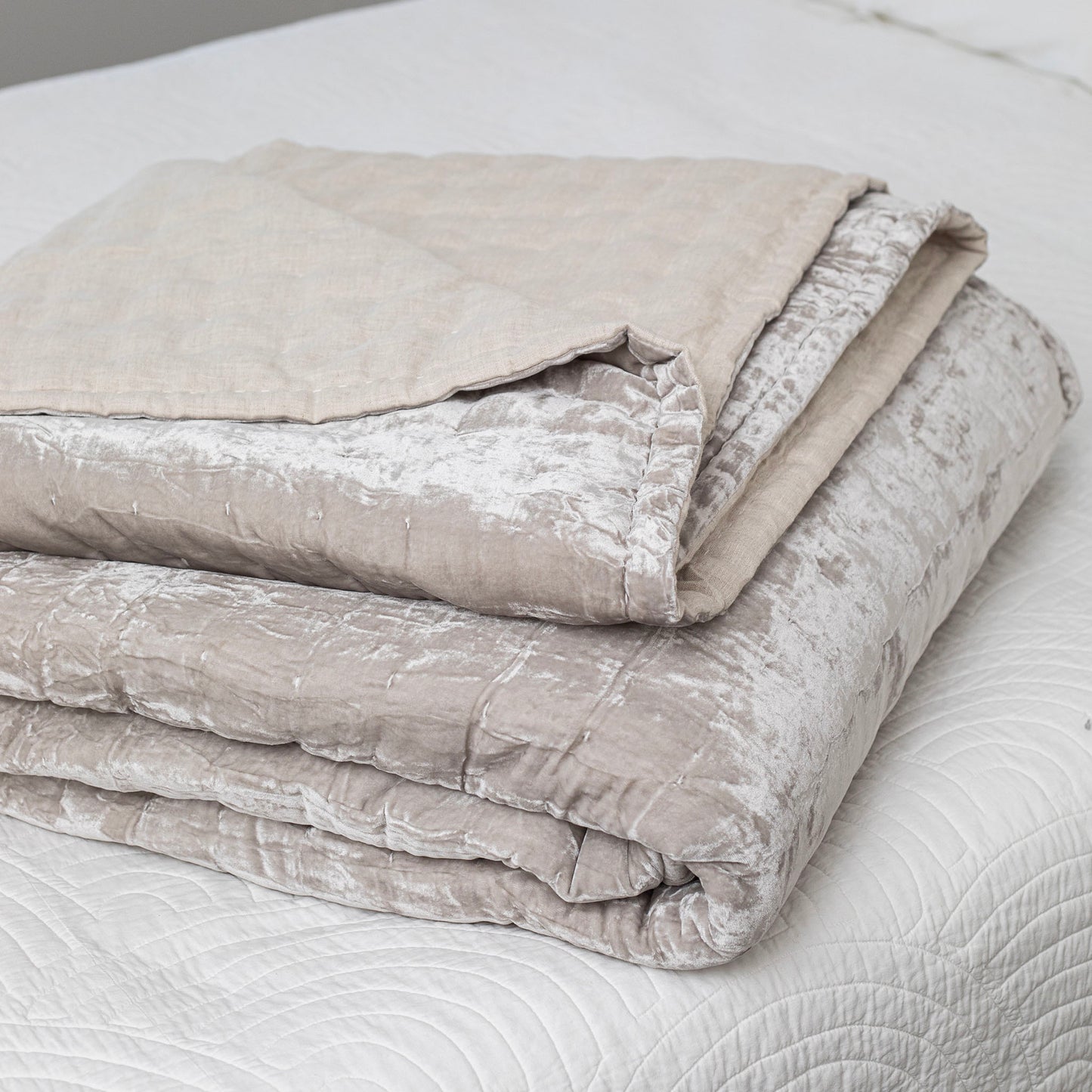 Allure Pearl Silk Velvet Quilt