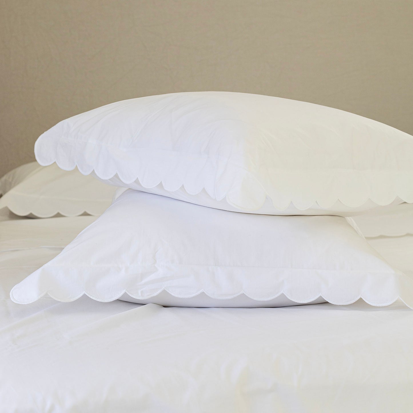 White Scalloped Edge 250TC Cotton Flat Sheets