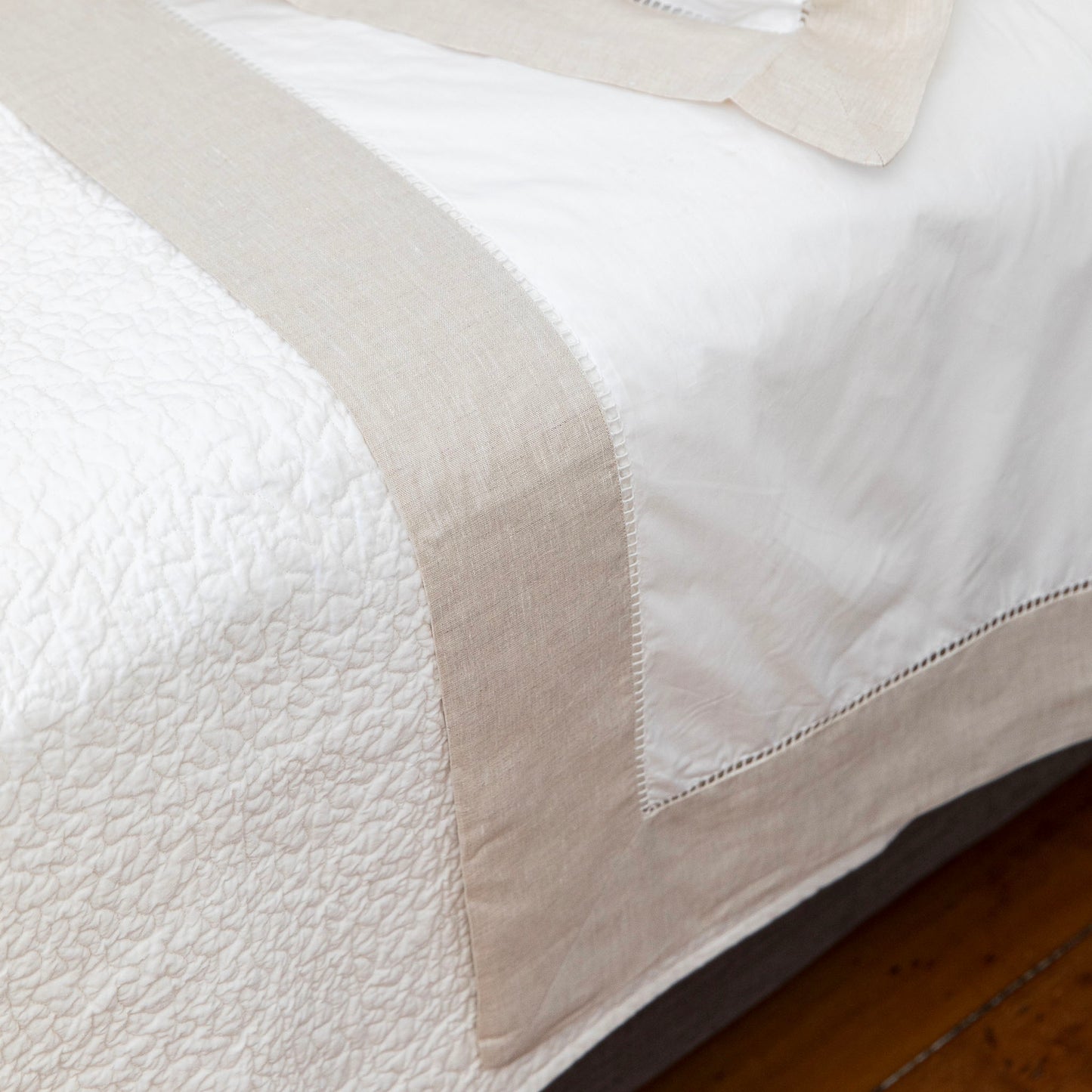 Laze Hemstitched Queen Cotton Sheet Set