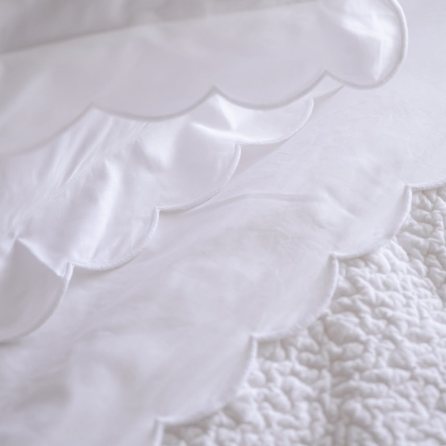 White Scalloped Edge 400TC Cotton Queen Duvet Cover