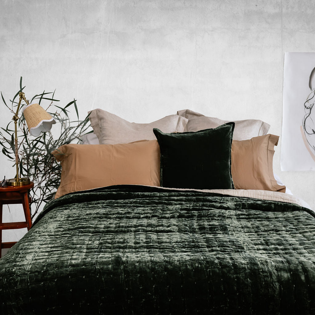 Allure Seaweed Silk Velvet Quilt