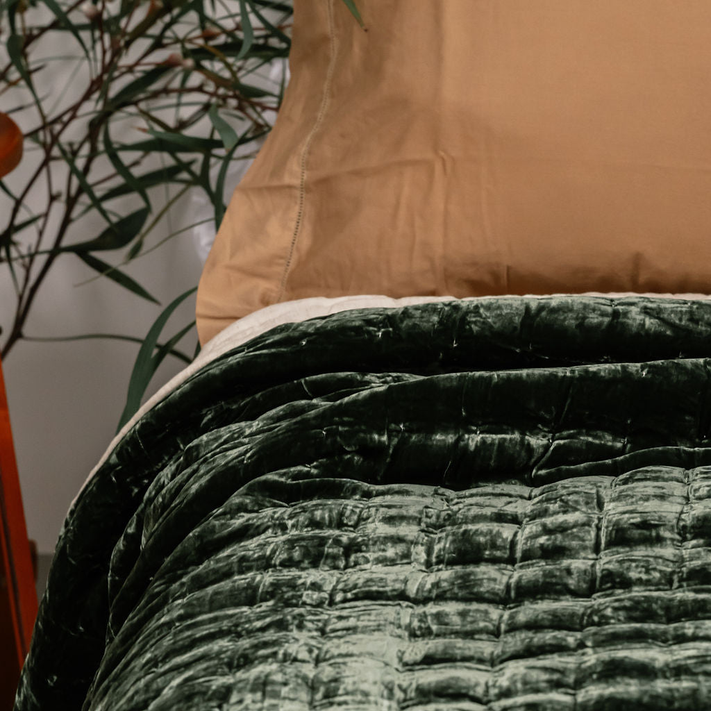 Allure Seaweed Silk Velvet Quilt