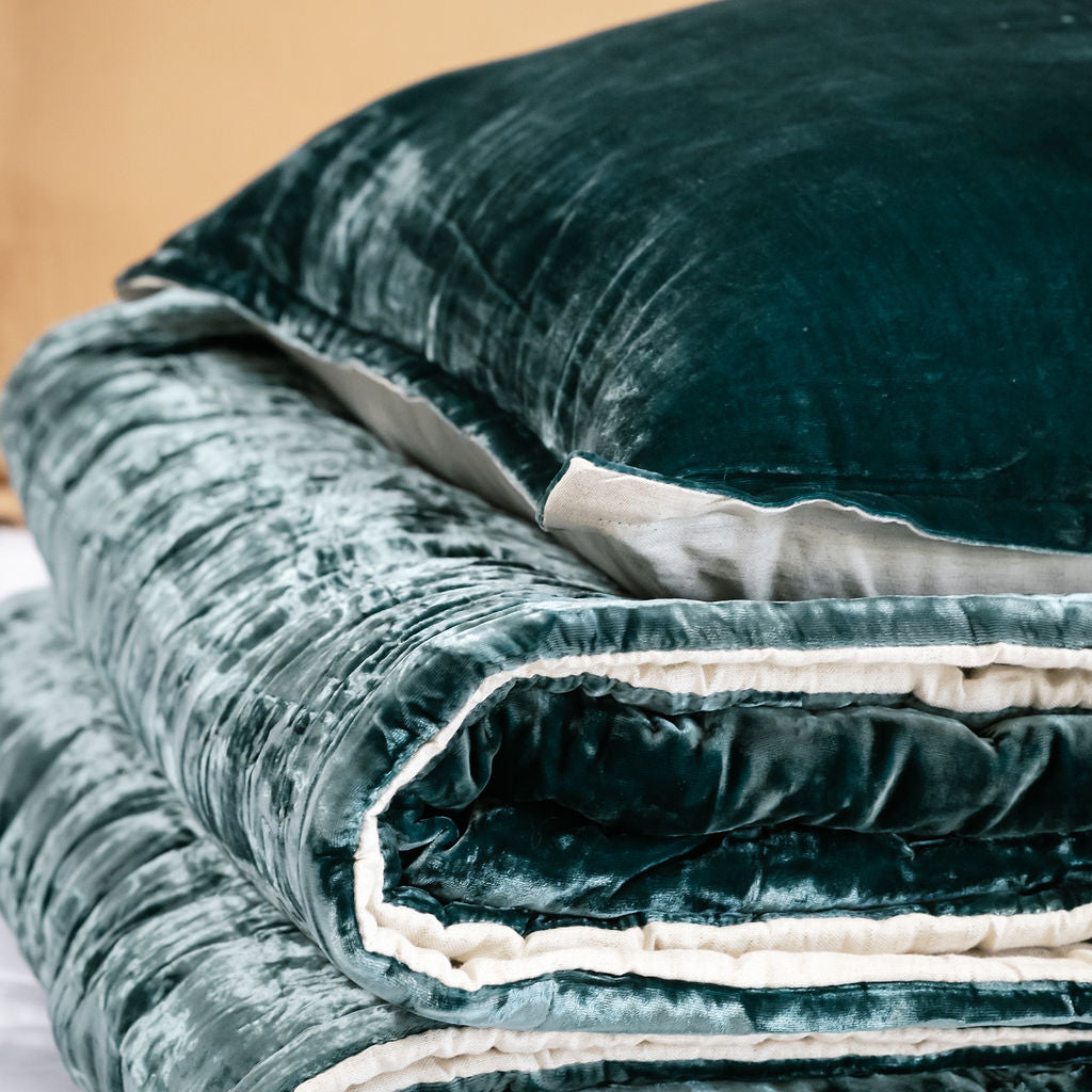 Allure Teal Silk Velvet Quilt