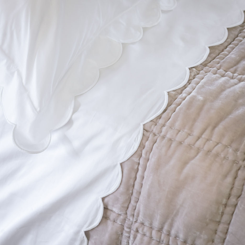 White Scalloped Edge 400TC Cotton Sheet Sets