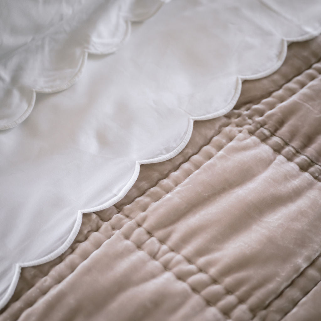 White Scalloped Edge 400TC Cotton King Duvet Cover