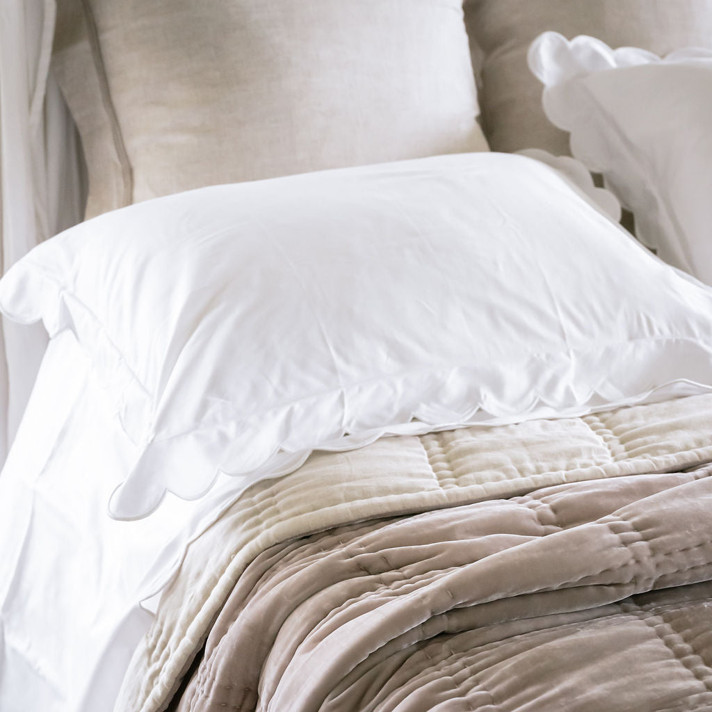 White Scalloped Edge 400TC Cotton Sheet Sets