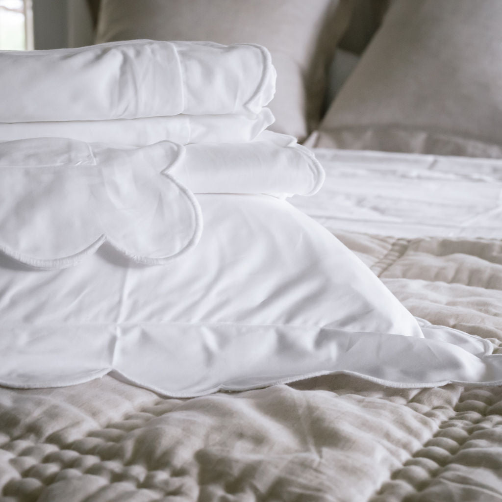 White Scalloped Edge 400TC Cotton Sheet Sets