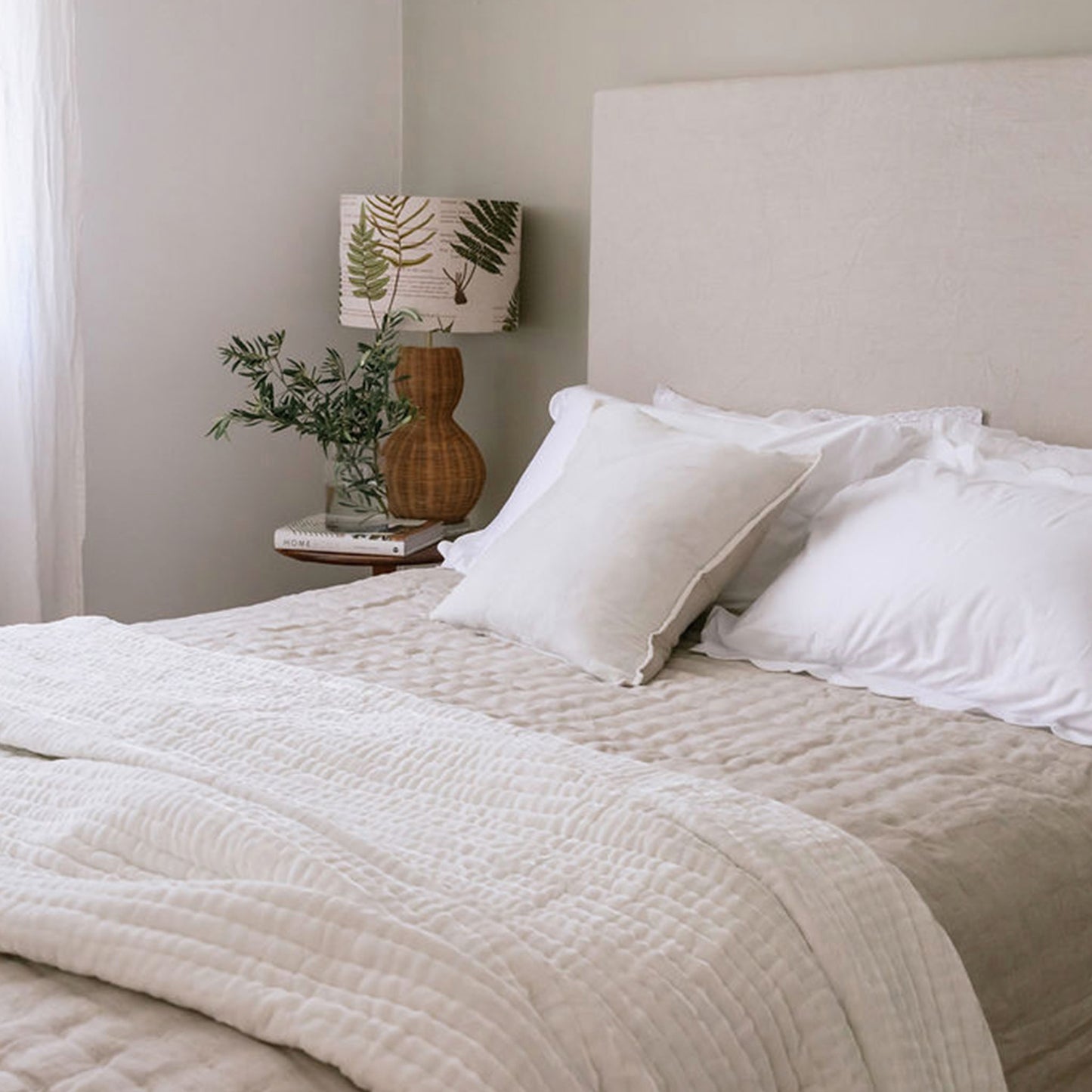 Enchant Cloud White Silk Velvet Comforter