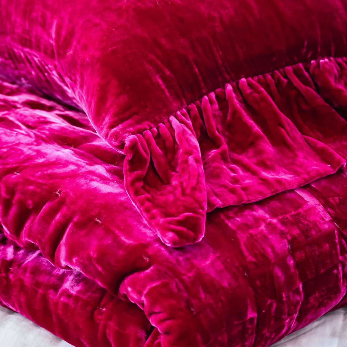 Tempt Fuchsia Silk Velvet Throw