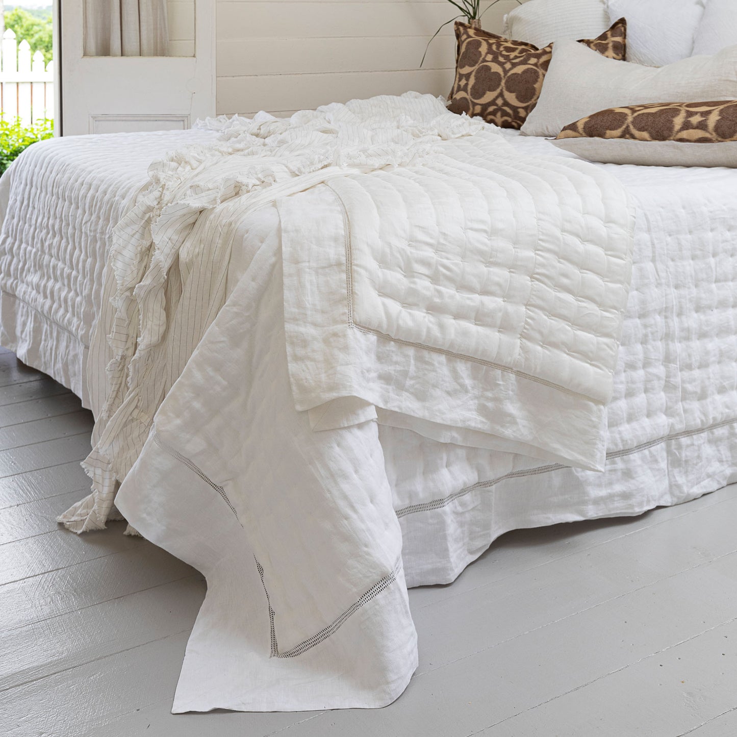 Sublime Linen & Silk Quilt - White