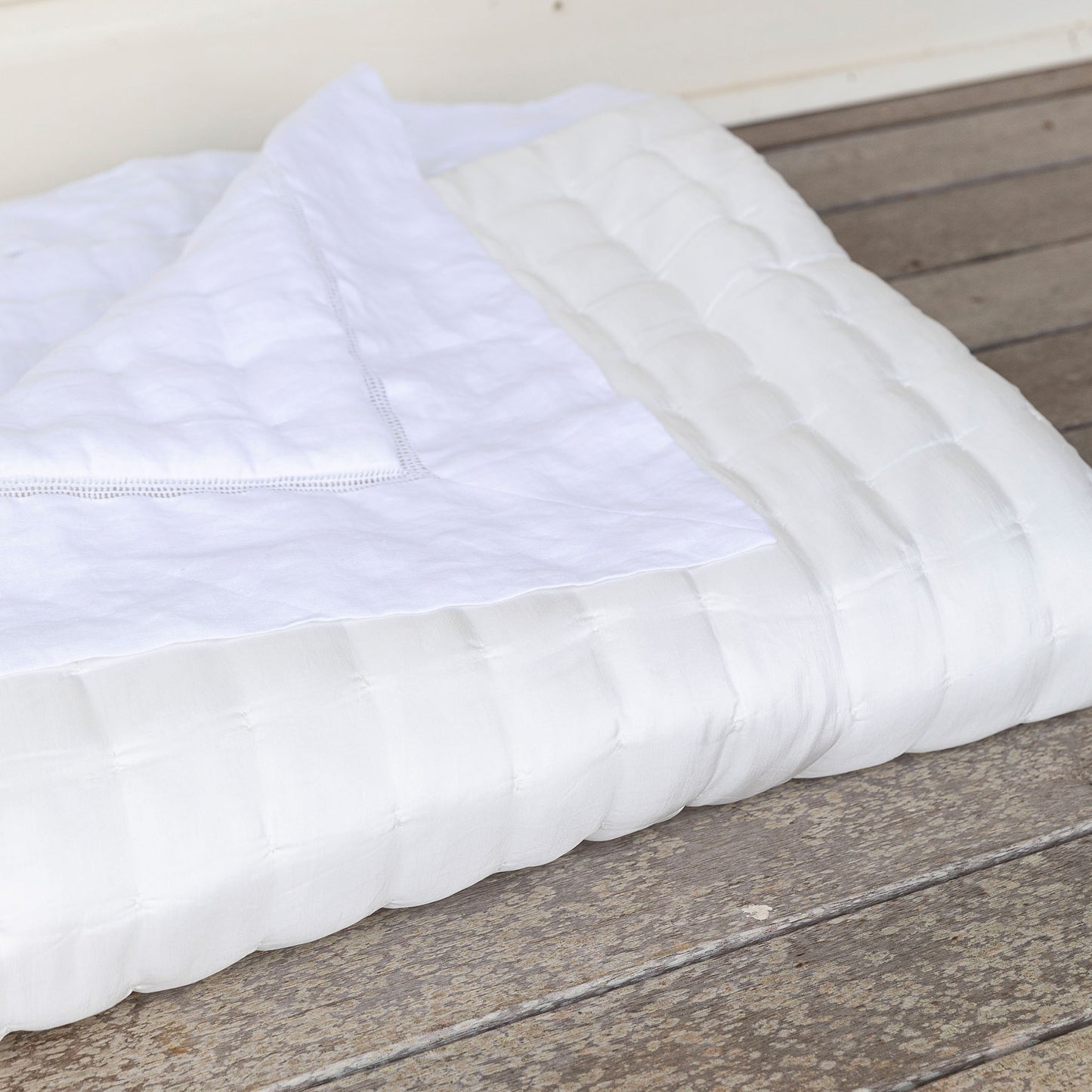 Sublime Linen & Silk Quilt - White